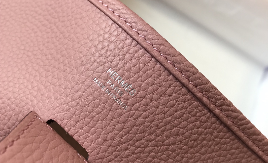 Hermes Evelyne III 29 PM Shoulder Bag In Pink Clemence Leather